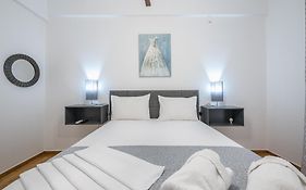 Athens Bright Suite By Cloudkeys